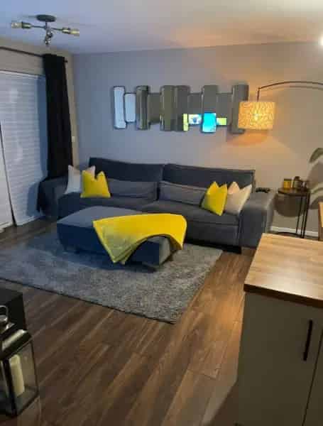 7 Year Old House with Open Plan Kitchen and Sunny Balcony