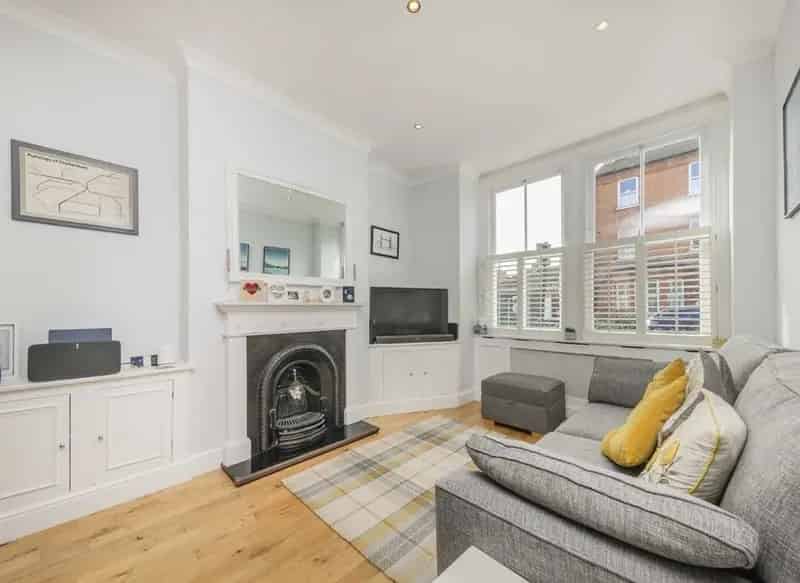2-Bedroom Victorian House with Converted Basement and Garden