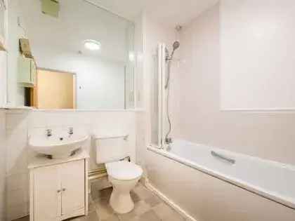 2 Bedroom 88 m² Furnished Flat for Rent London