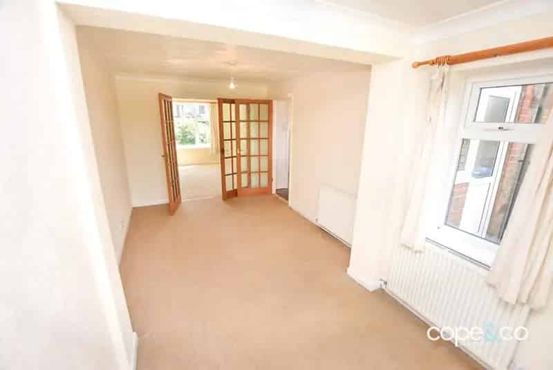 3 Bedroom Semi Detached House To Rent