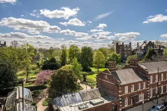 Chelsea Family Home: 5 Floors, Garden, Gym & Staff Flat