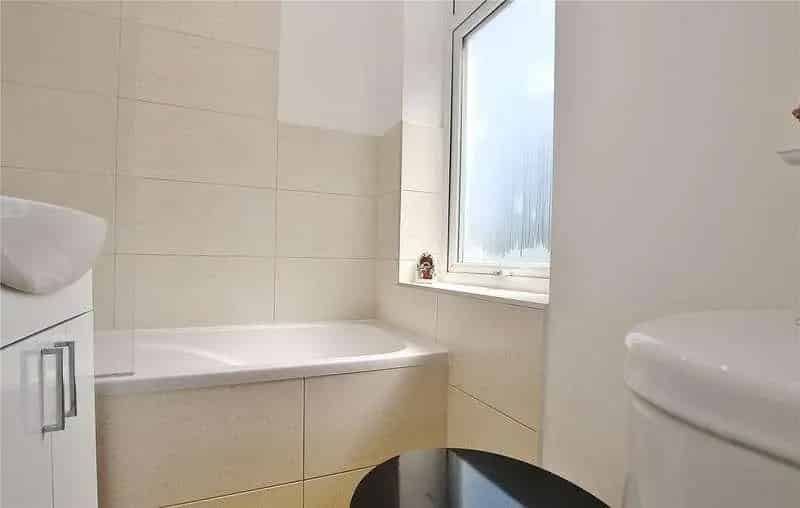 1 Bed Flat for Sale Knaphill
