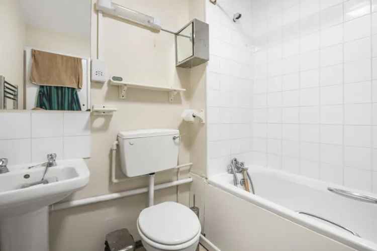 2 Bedroom Flat for Sale Reigate Investment Opportunity Tenant In Situ