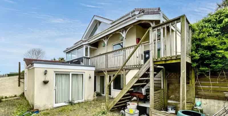 7 Bedroom Detached House for Sale