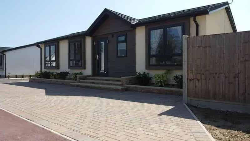 2 Bed Park Home for Sale - Retirement Lifestyle