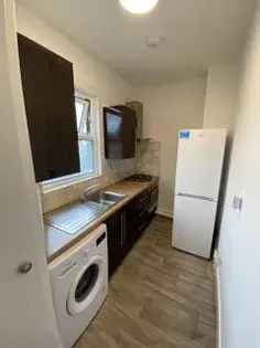 1 Bedroom Flat Ilford 43m² Near Redbridge Station