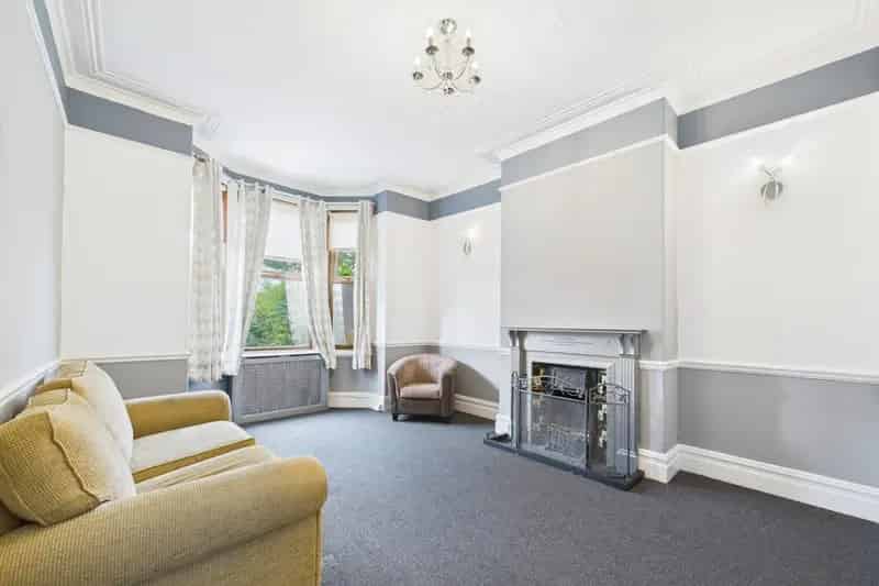 3-Bathroom End Terrace House Freehold Near Amenities