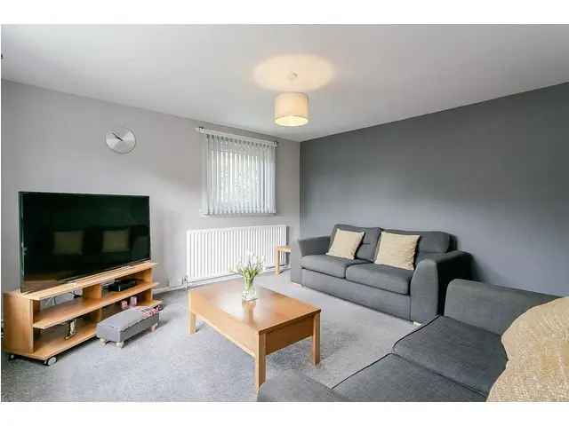 3 Bedroom Flat for Sale in Desirable Liberton Location