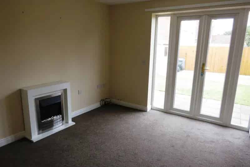 Two Double Bedroom Semi-Detached House Cloverfields Estate