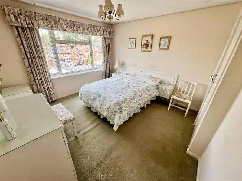 3 Bed House for Sale Modern Townhouse Cul-De-Sac Petersfield Road