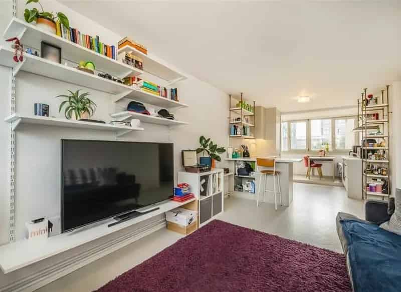 Riverside Apartment with Stunning Views Chain Free