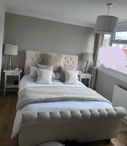 Lovely House Near Schools Shops and Train Stations