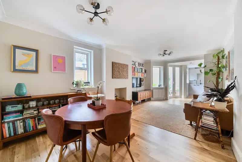 Ground Floor Garden Flat Two Double Bedrooms Private Patio