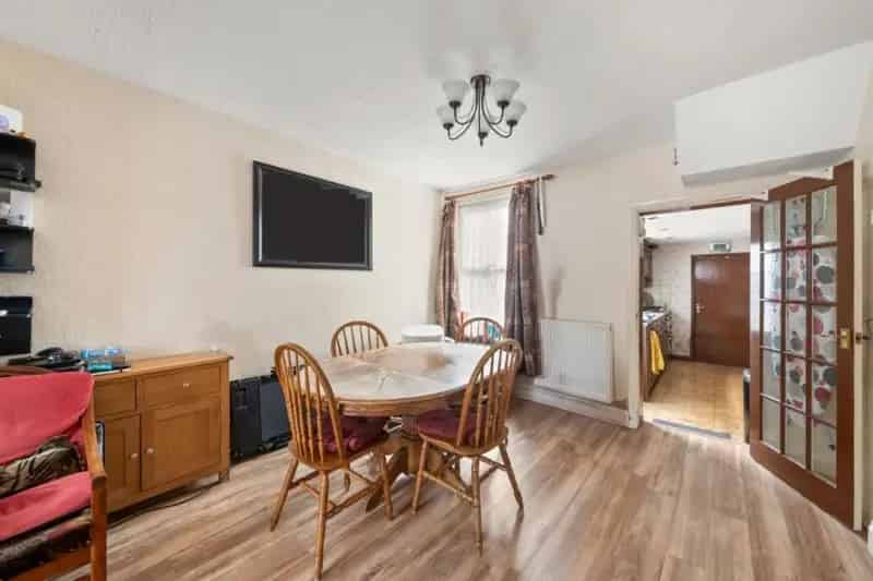 4 bed house for sale