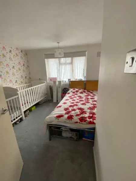 House For Rent in Reigate and Banstead, England