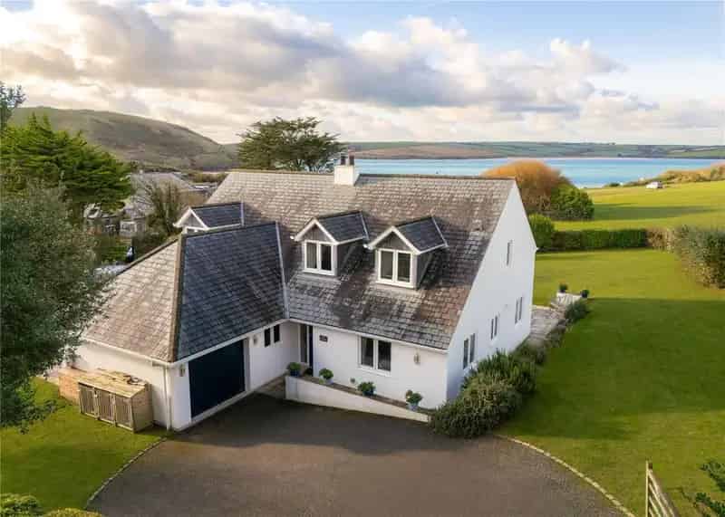4 Bedroom Detached House for Sale near Daymer Bay