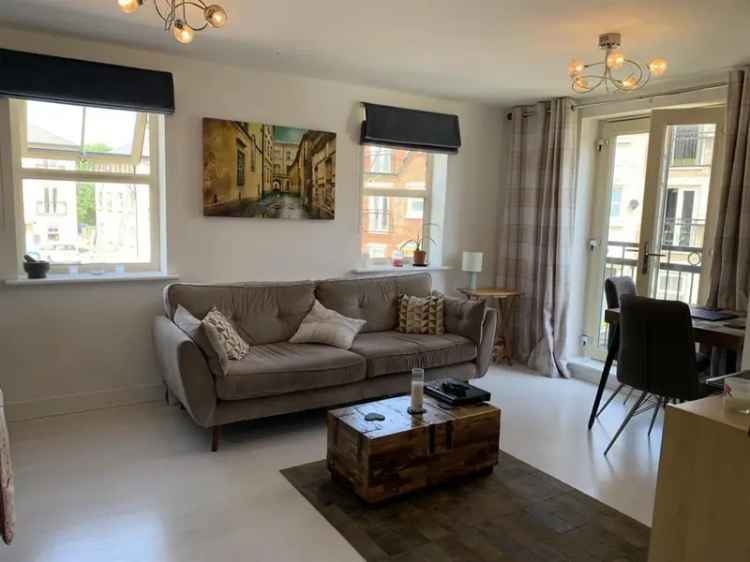 Two Bedroom Townhouse Near Leeds City Centre Canal Views Parking