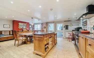 Charming Dartmoor Home Updated Family House