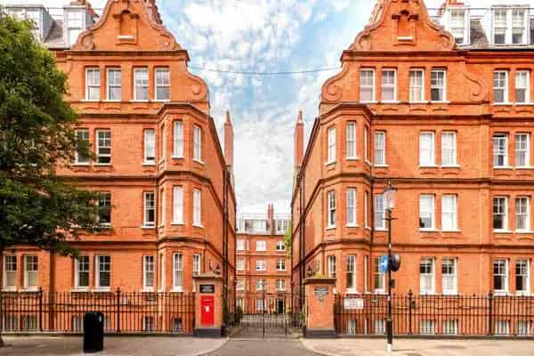 2-Bedroom Apartment in Chelsea Mansion Block