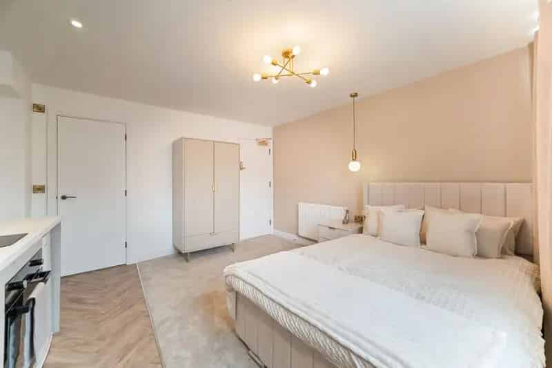 Studio to Rent
