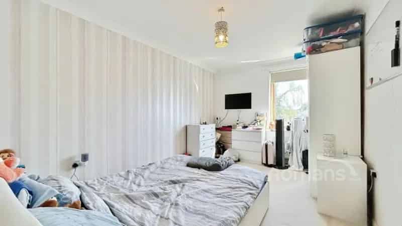 1 Bedroom Apartment for Sale in Basingstoke Town Centre with Parking
