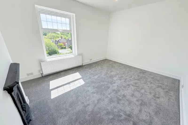 2 Bed Mid Terrace House For Sale