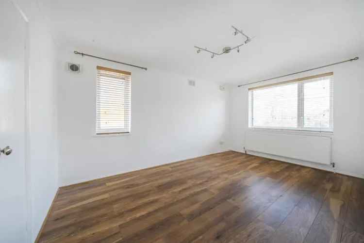 Spacious 2-Double Bedroom Apartment Near Beckenham High Street
