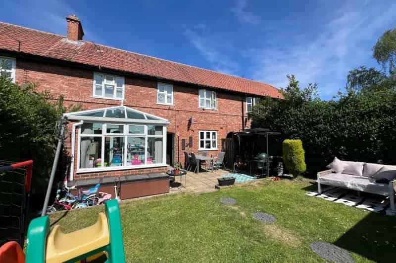 3 Double Bedroom House in New Earswick Large Garden Allocated Parking