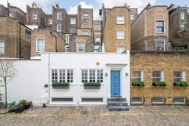 Mews House for Sale in South Kensington