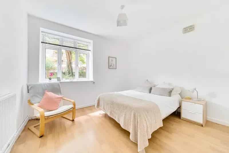 Spacious 2-Bedroom Ground Floor Apartment with Private Entrance