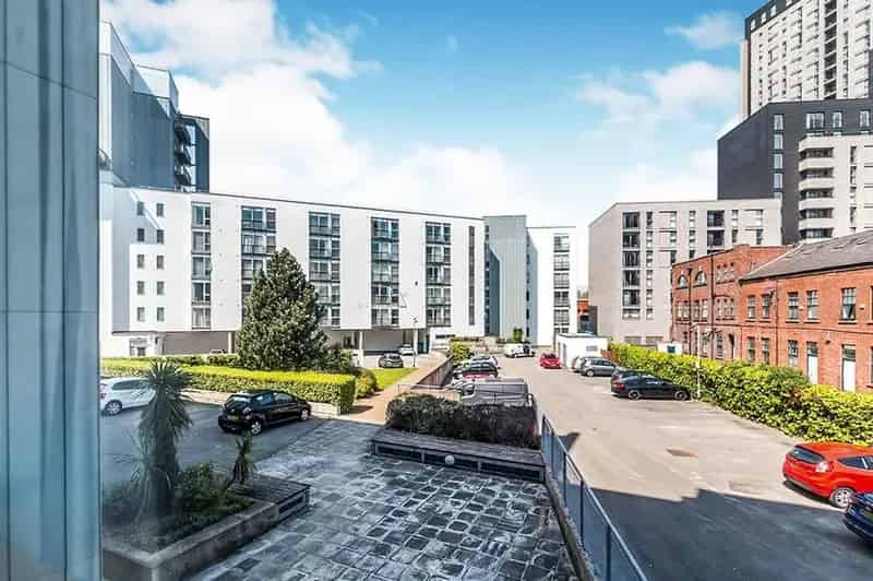 2 Bed Furnished Apartment Manchester M3 - Available July 16 2025