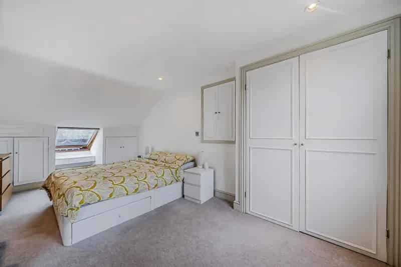 Two Double Bedroom Split Level Flat South Wimbledon