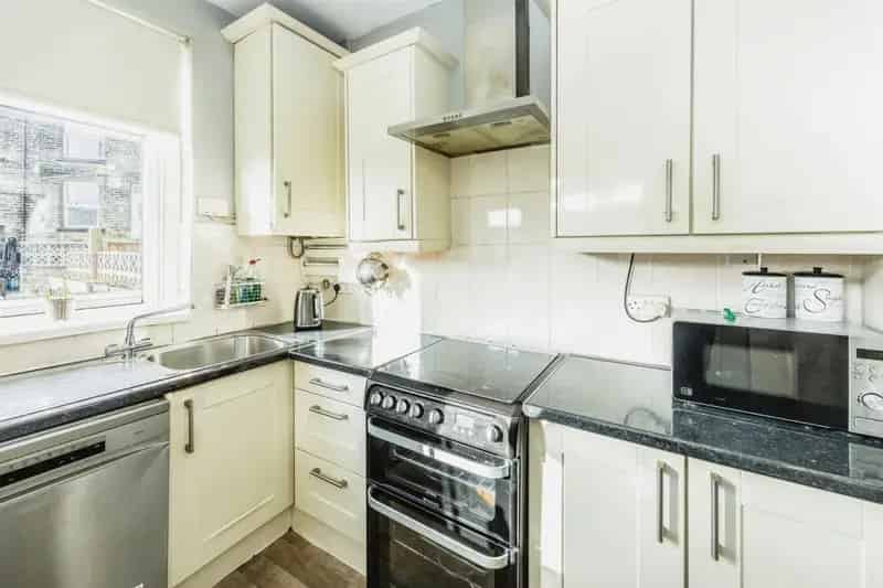 Four Bedroom House Halifax  Family Home Off Street Parking