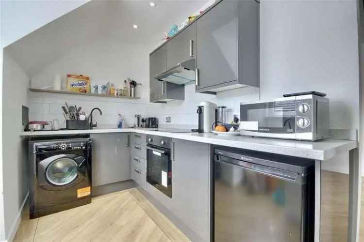 1 Bed Flat for Sale Fareham Modern Apartment Allocated Parking
