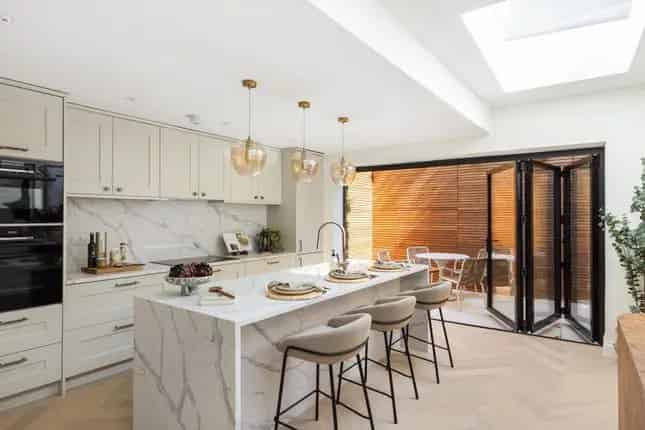 Stunning Terraced House for Sale in Munster Village London
