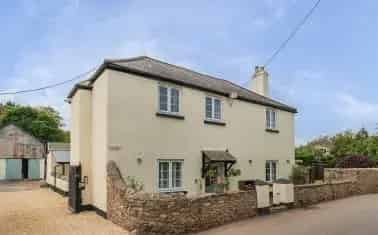 3-Bedroom Farmhouse in Ideford Devon