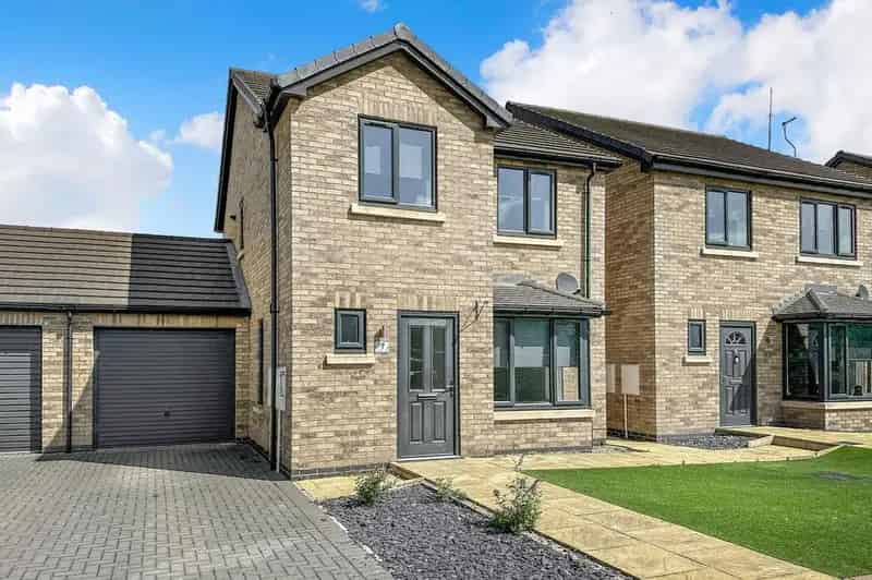 3 Bedroom Detached House for Sale