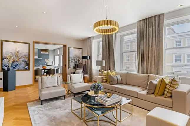 Luxury 2-Bedroom Apartment in De Vere Gardens Kensington