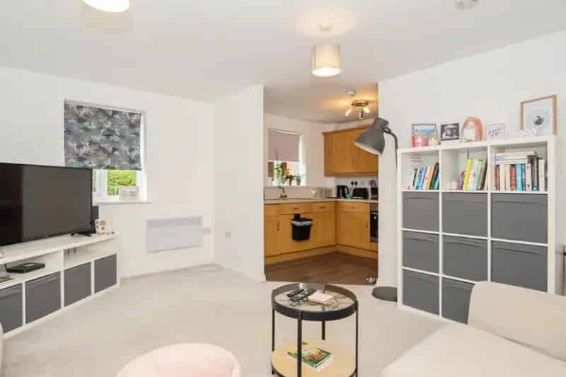 2 Bed Ground Floor Apartment For Sale