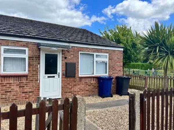 Bungalow For Rent in North Hertfordshire, England