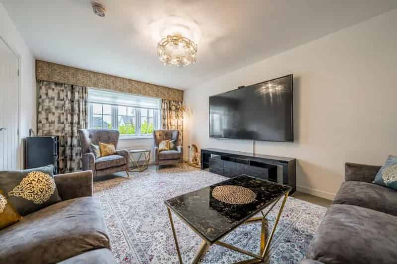4 Bedroom Detached Home in Barrhead with Garage and Large Garden