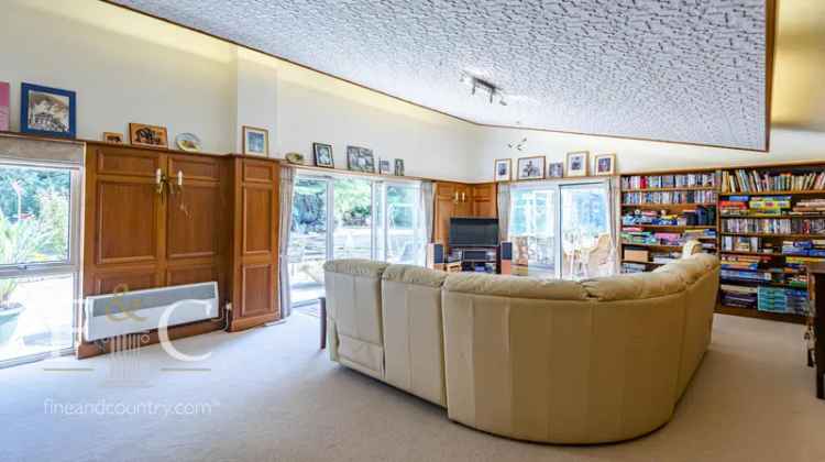 Detached Bungalow for sale with 4 bedrooms, Epping Road, Roydon