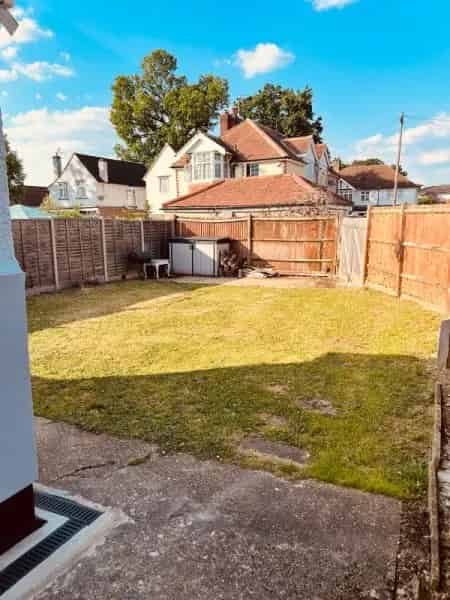 Three Bedroom Bungalow Family Home Large Garden