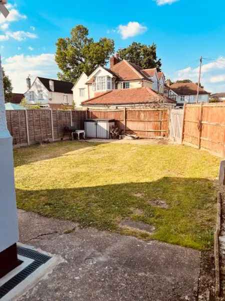 Three Bedroom Bungalow Family Home Large Garden