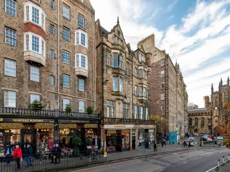 2 Bedroom Apartment for Sale in Edinburghs Old Town