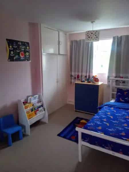 2 Bed House Near Beach Shops Schools