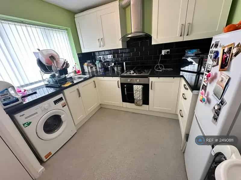 2 bedroom terraced house