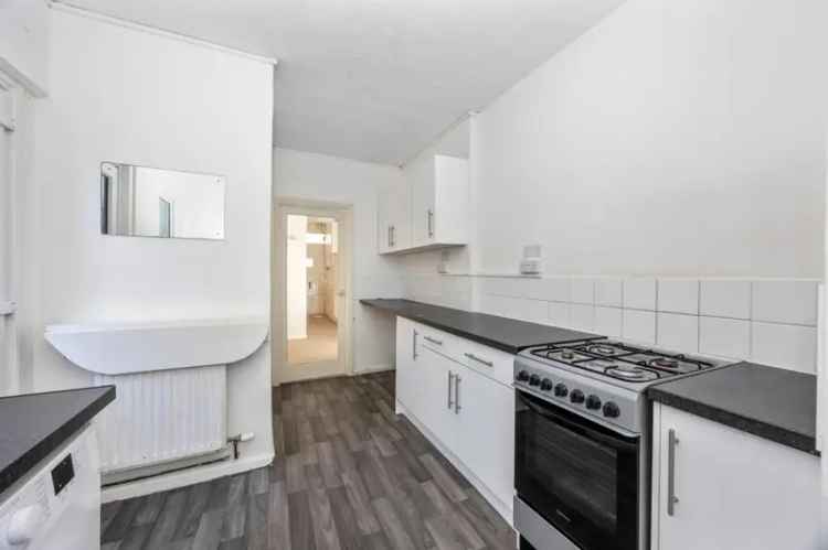 1 Bedroom Maisonette for Sale - Modernize and Move In