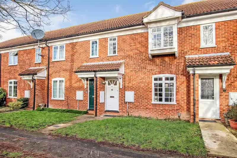 3 Bedroom Terraced House To Rent