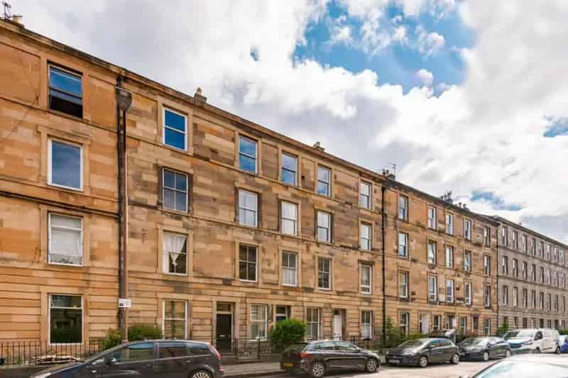 3 Bedroom Flat for Sale in Edinburgh